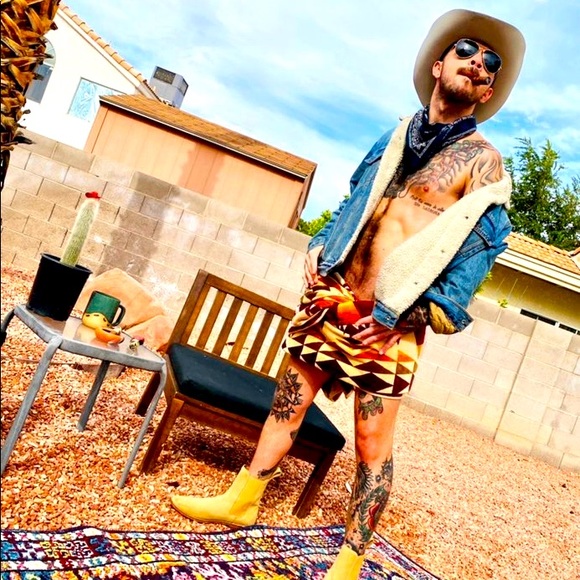 Meet your Posher, Robinson - Picture 1 of 3